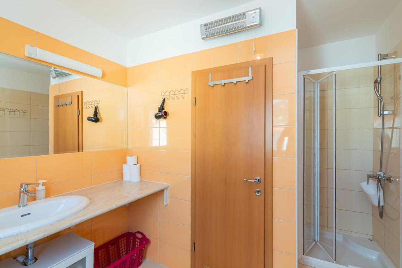 Beautiful Apartment Lovorka 6 , Baska, Krk Luaran gambar