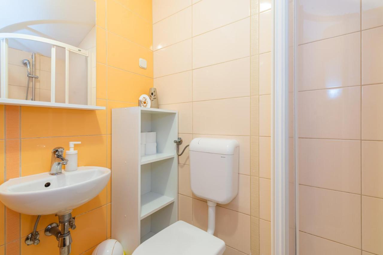 Beautiful Apartment Lovorka 6 , Baska, Krk Luaran gambar